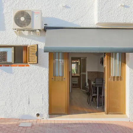 Nice In With Kitchen Apartment *